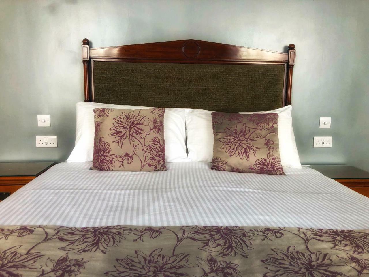 The Strathmore Gasthof Tenby